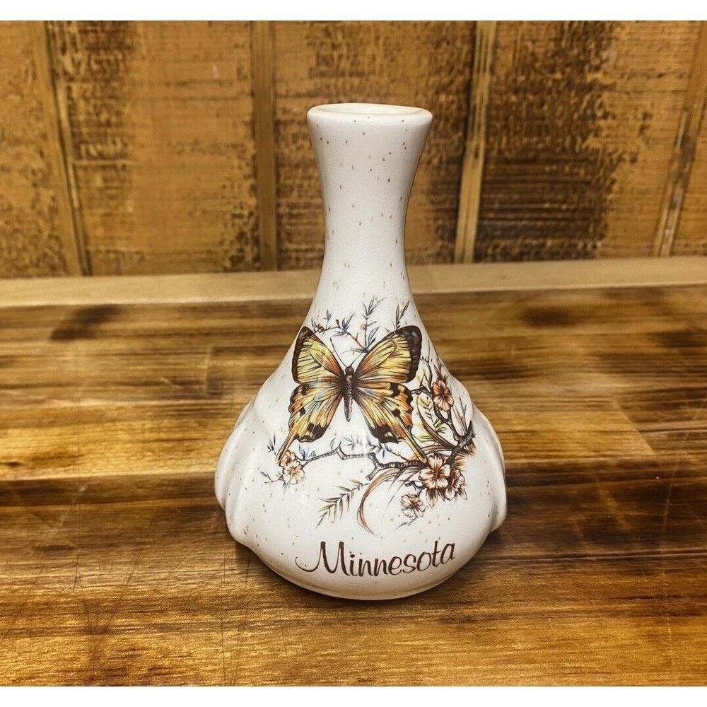 Minnesota Souvenir‎ Ceramic Butterfly Porcelain Vase 4 1/2"